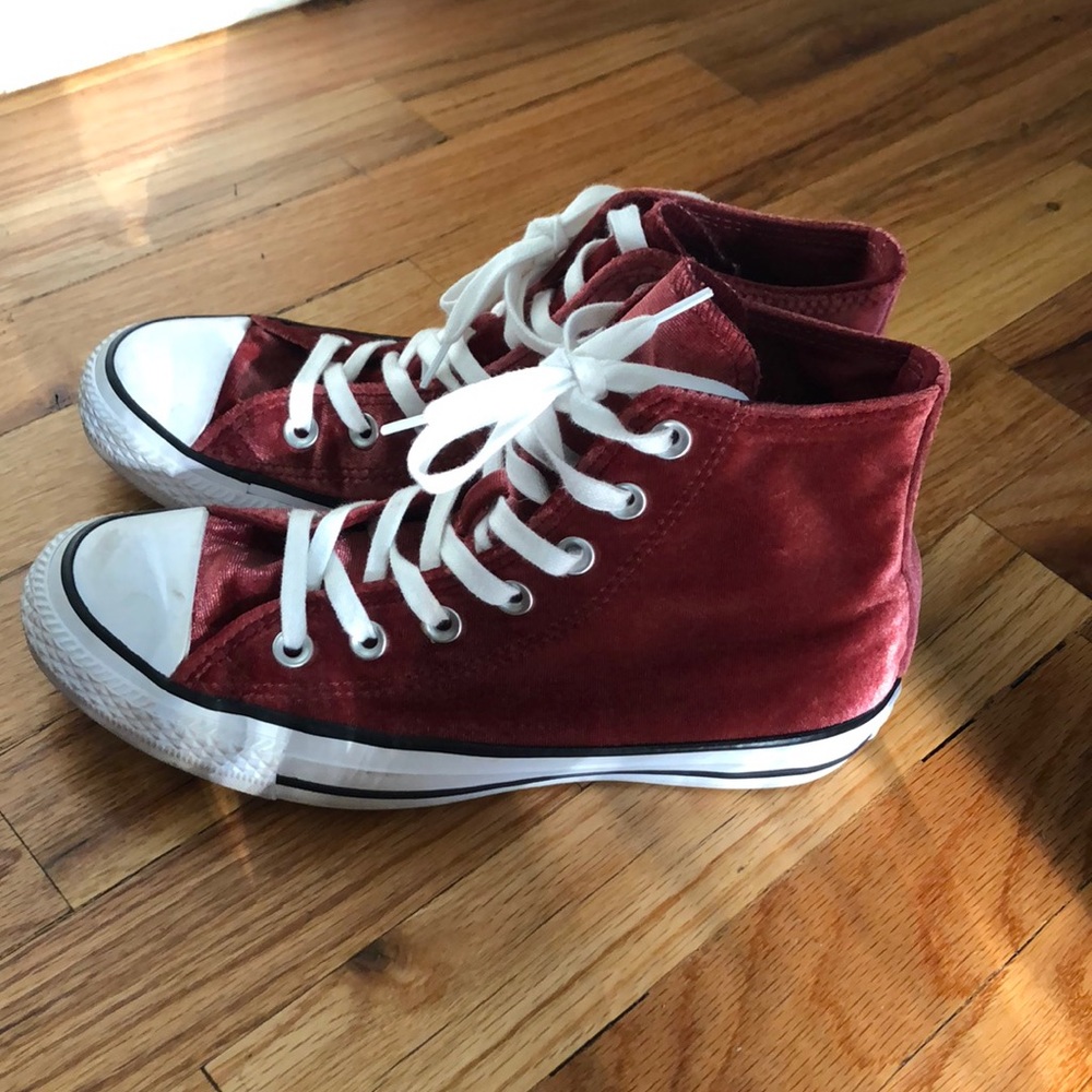 Velvet converse